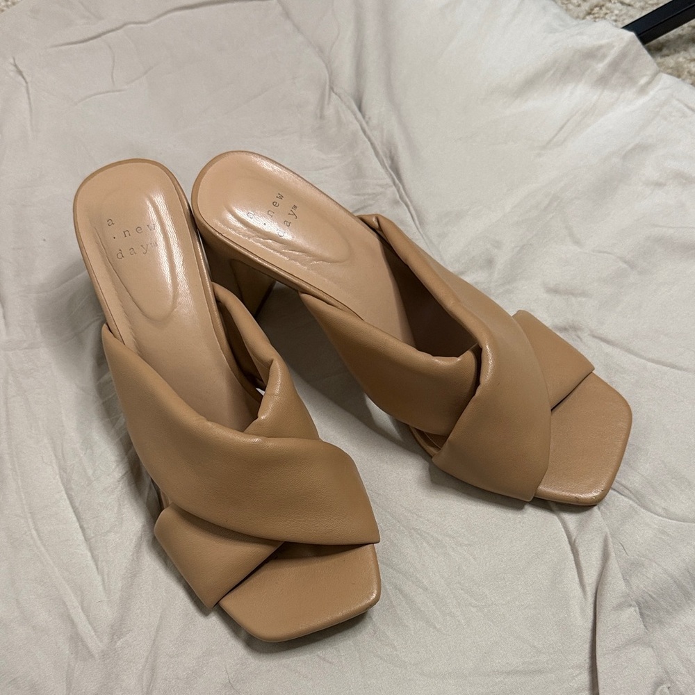 A New Day Women's Brown Crisscross Heels